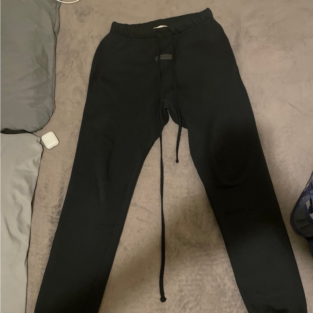 Brand New Essentials Sweatpants
Worn once
NWT and bag